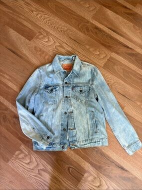 Levi’s Light Wash Denim Jacket